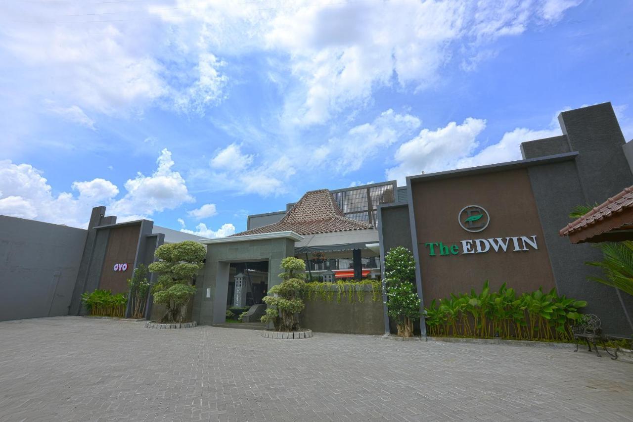 The Edwin Syariah Hotel Ngabean Ngoại thất bức ảnh
